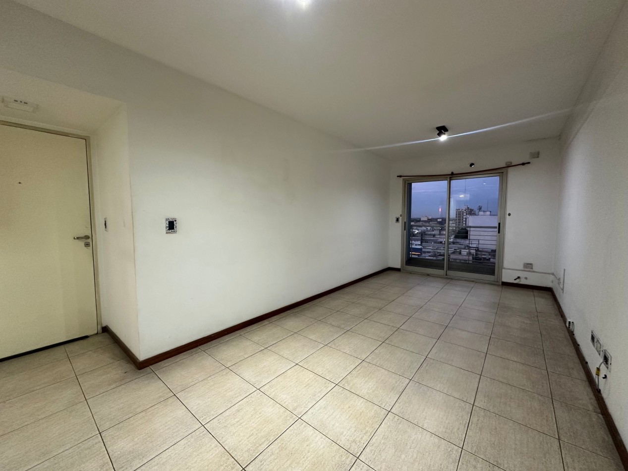 Departamento 2 ambientes en alquiler · 9° piso · Cochera · Lomas de Zamora centro