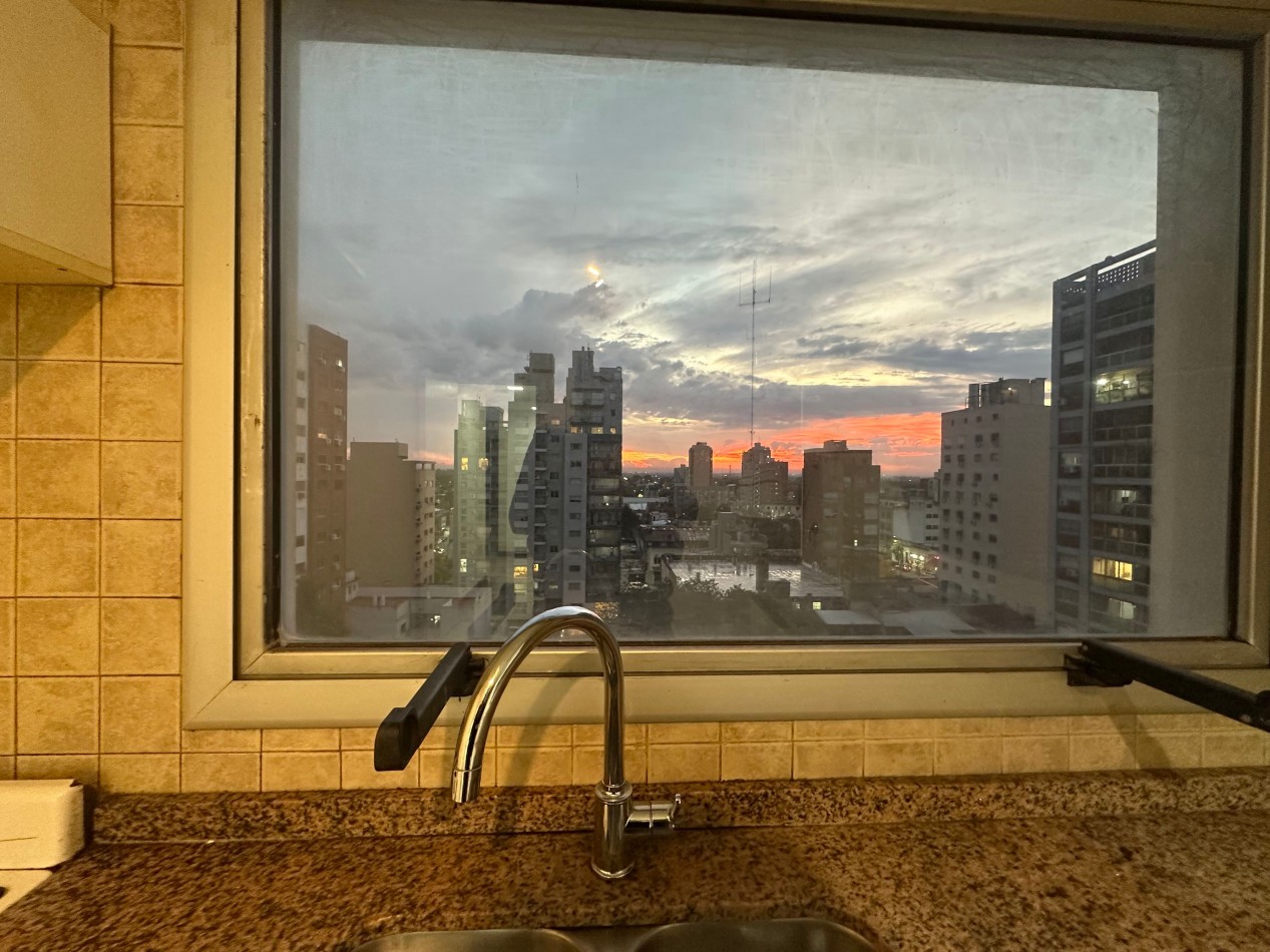 Departamento 2 ambientes en alquiler · 9° piso · Cochera · Lomas de Zamora centro