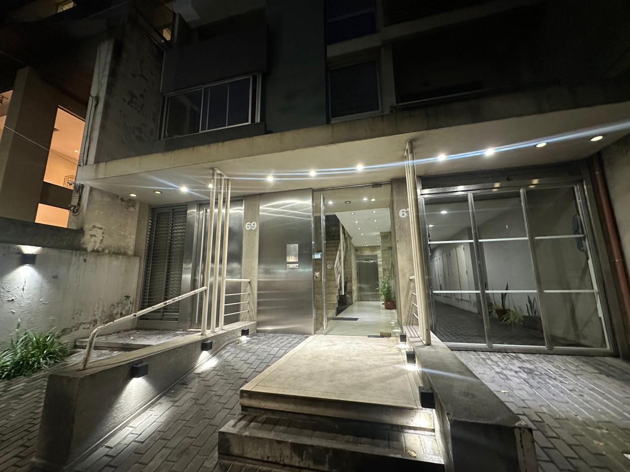Departamento 2 ambientes en alquiler · 9° piso · Cochera · Lomas de Zamora centro