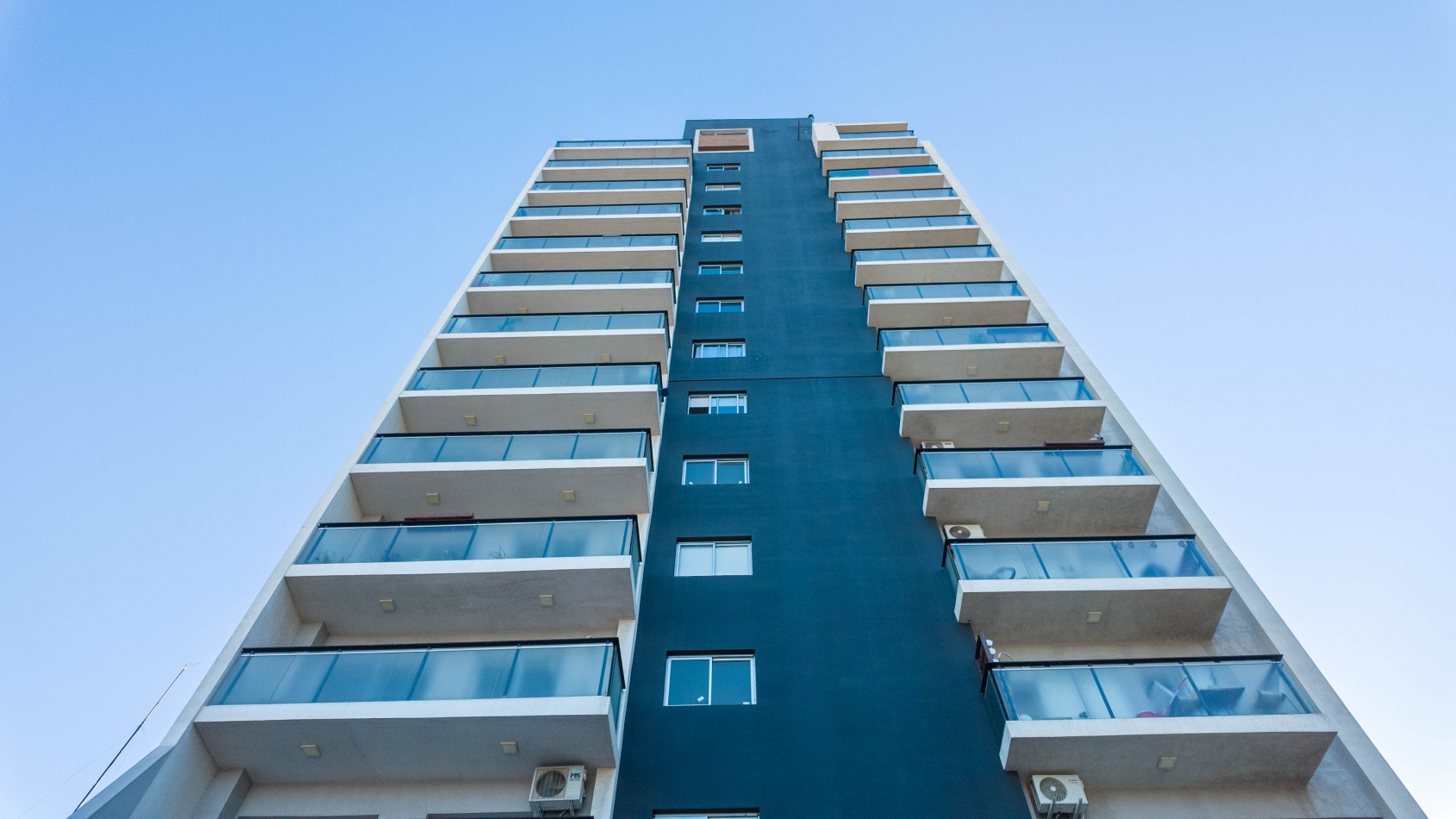 VENTA 3 ambientes con cochera y amenities - Piso MEDIO - Remedios de Escalada