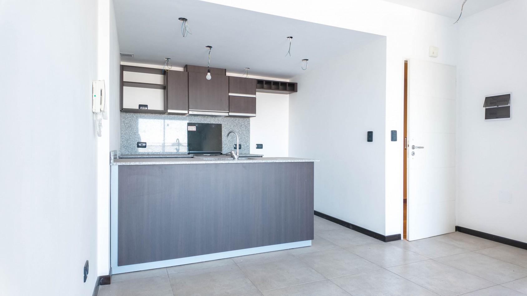 VENTA 3 ambientes con cochera y amenities - Piso MEDIO - Remedios de Escalada