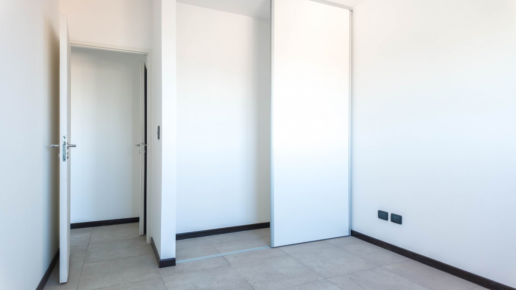 VENTA 3 ambientes con cochera y amenities - Piso MEDIO - Remedios de Escalada