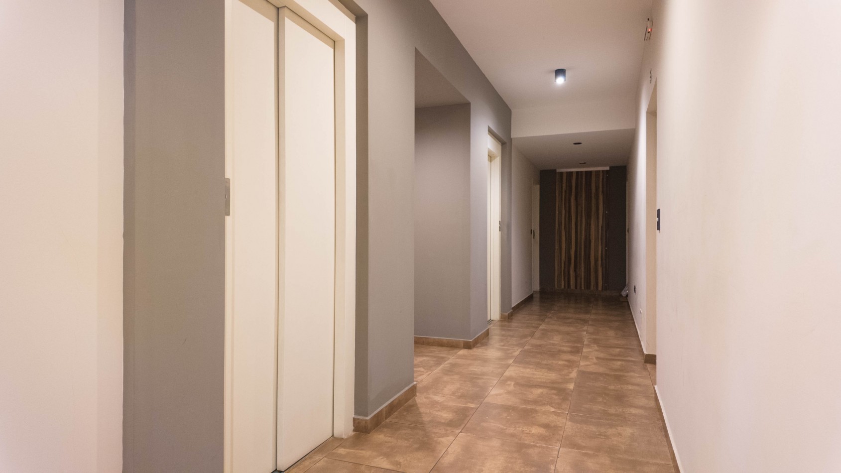 VENTA 3 ambientes con cochera y amenities - Piso MEDIO - Remedios de Escalada