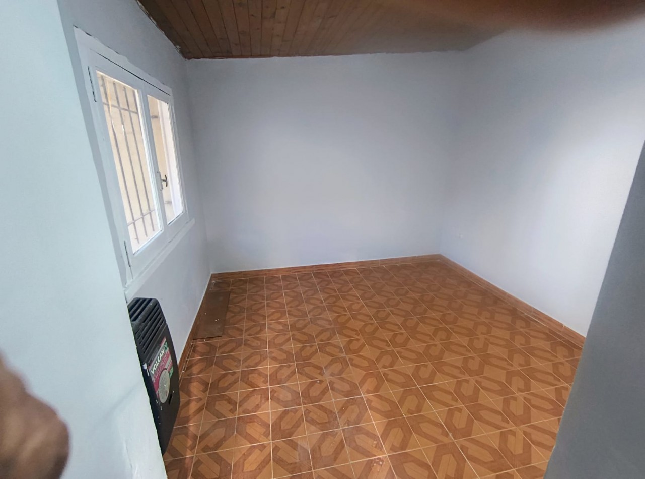 Casa en alquiler PH 2 dormitorios | Ramon Paretta 1061, Llavallol