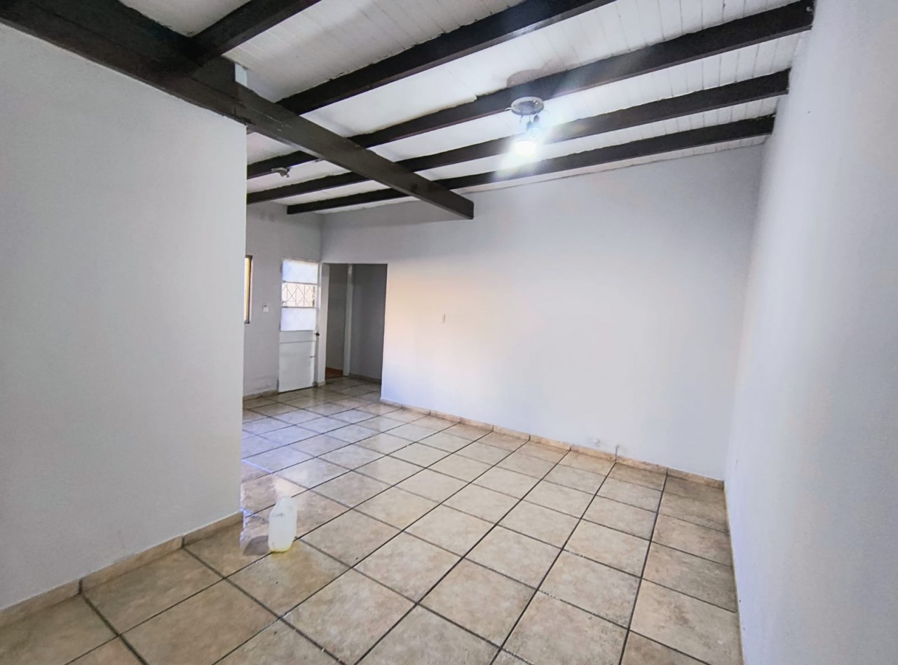 Casa en alquiler PH 2 dormitorios | Ramon Paretta 1061, Llavallol