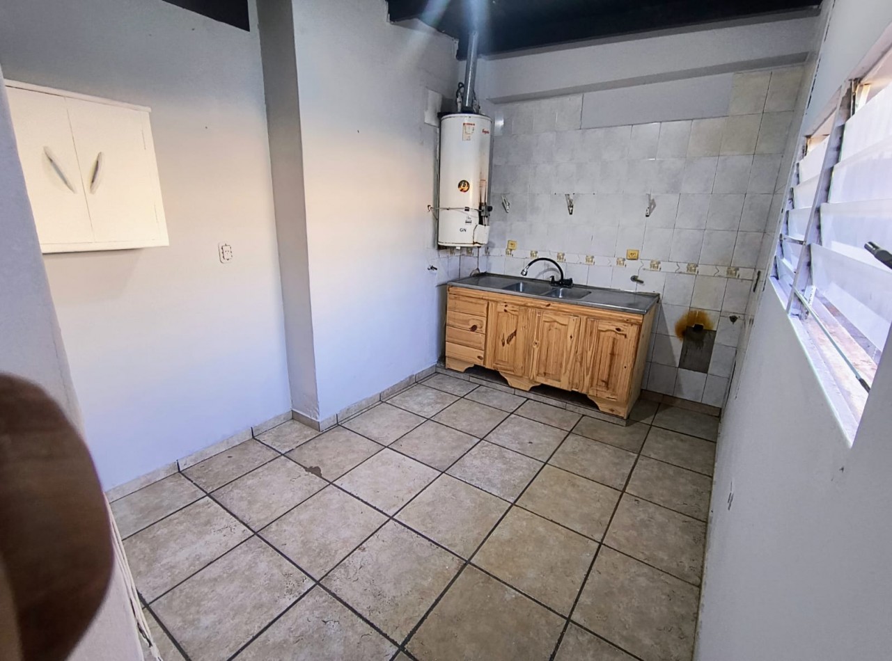Casa en alquiler PH 2 dormitorios | Ramon Paretta 1061, Llavallol