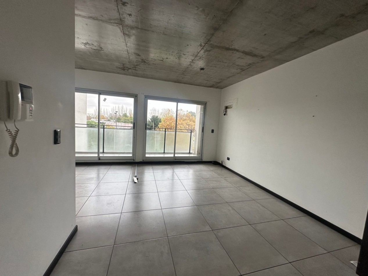 ALQUILER MONOAMBIENTE  PISO 2 CON COCHERA REMEDIOS DE ESCALADA