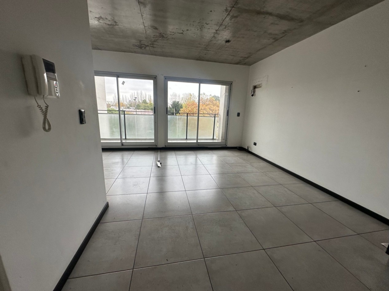ALQUILER MONOAMBIENTE  PISO 2 CON COCHERA REMEDIOS DE ESCALADA