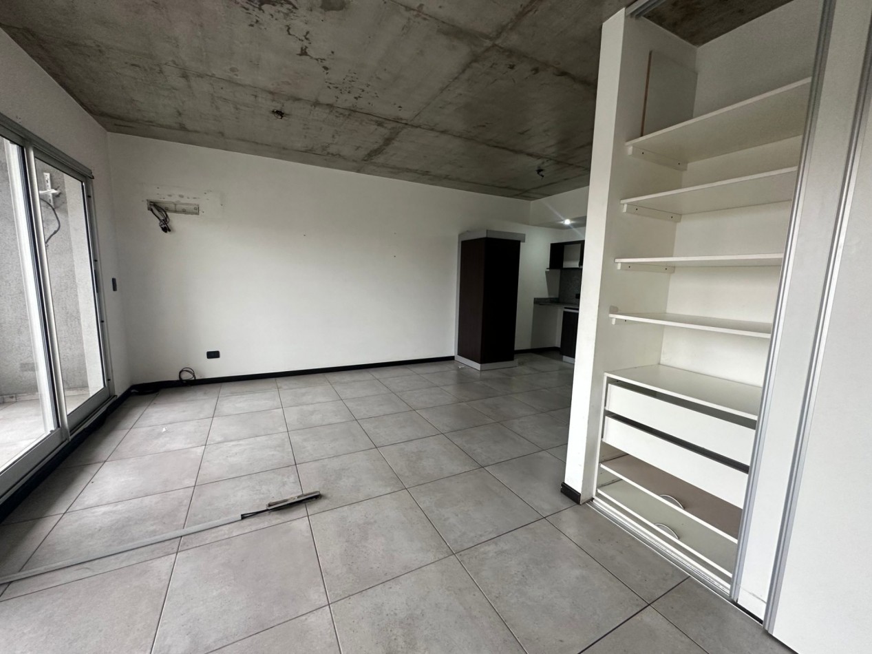ALQUILER MONOAMBIENTE  PISO 2 CON COCHERA REMEDIOS DE ESCALADA