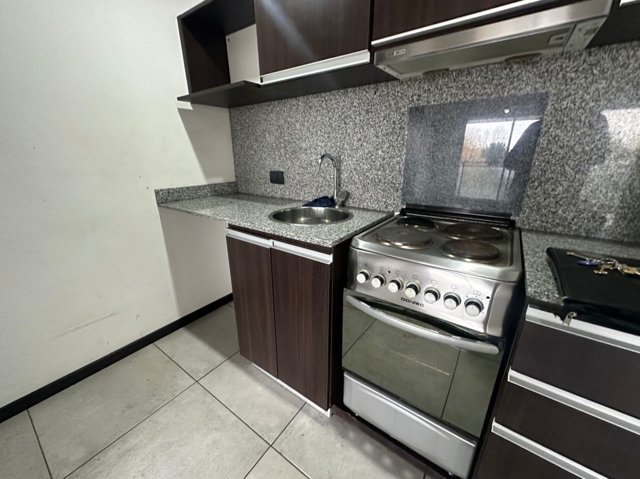 ALQUILER MONOAMBIENTE  PISO 2 CON COCHERA REMEDIOS DE ESCALADA