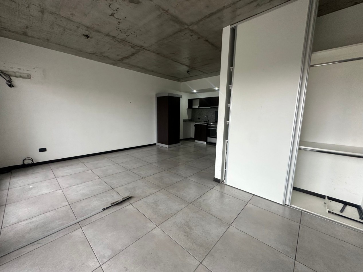 ALQUILER MONOAMBIENTE  PISO 2 CON COCHERA REMEDIOS DE ESCALADA