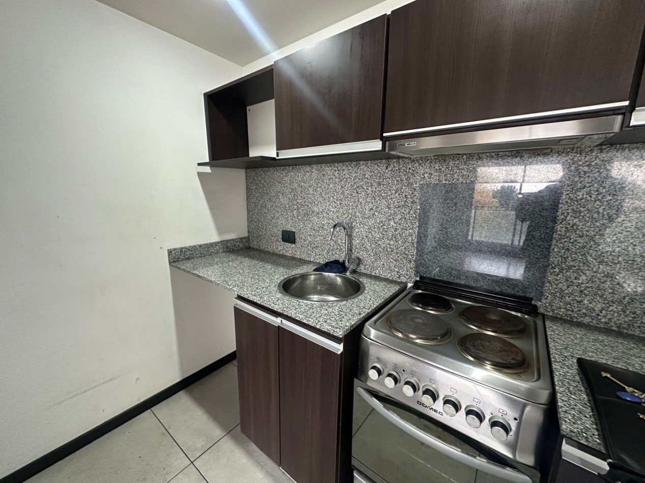 ALQUILER MONOAMBIENTE  PISO 2 CON COCHERA REMEDIOS DE ESCALADA