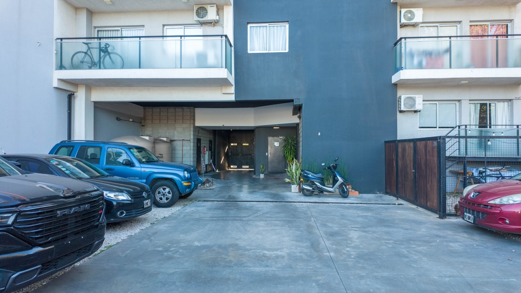ALQUILER MONOAMBIENTE  PISO 2 CON COCHERA REMEDIOS DE ESCALADA