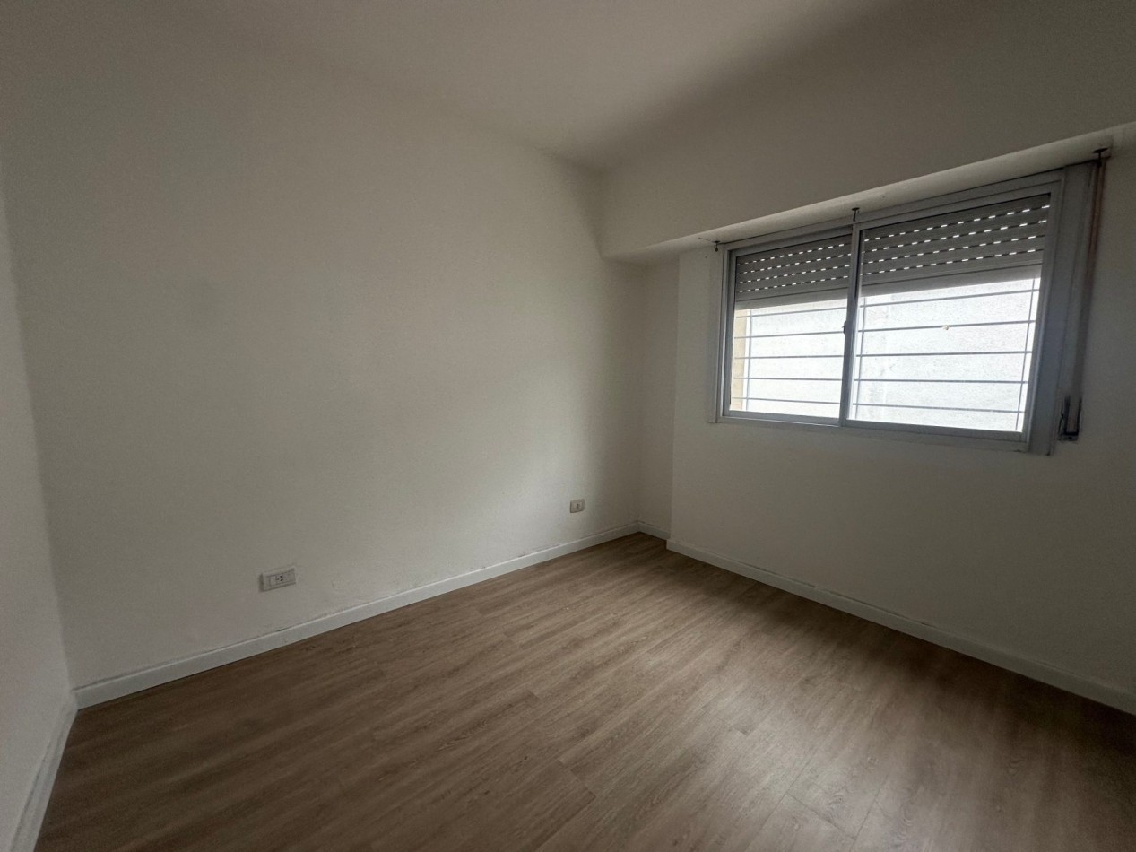 Moderno departamento de 2 amb con cochera sin expensas en Lanus