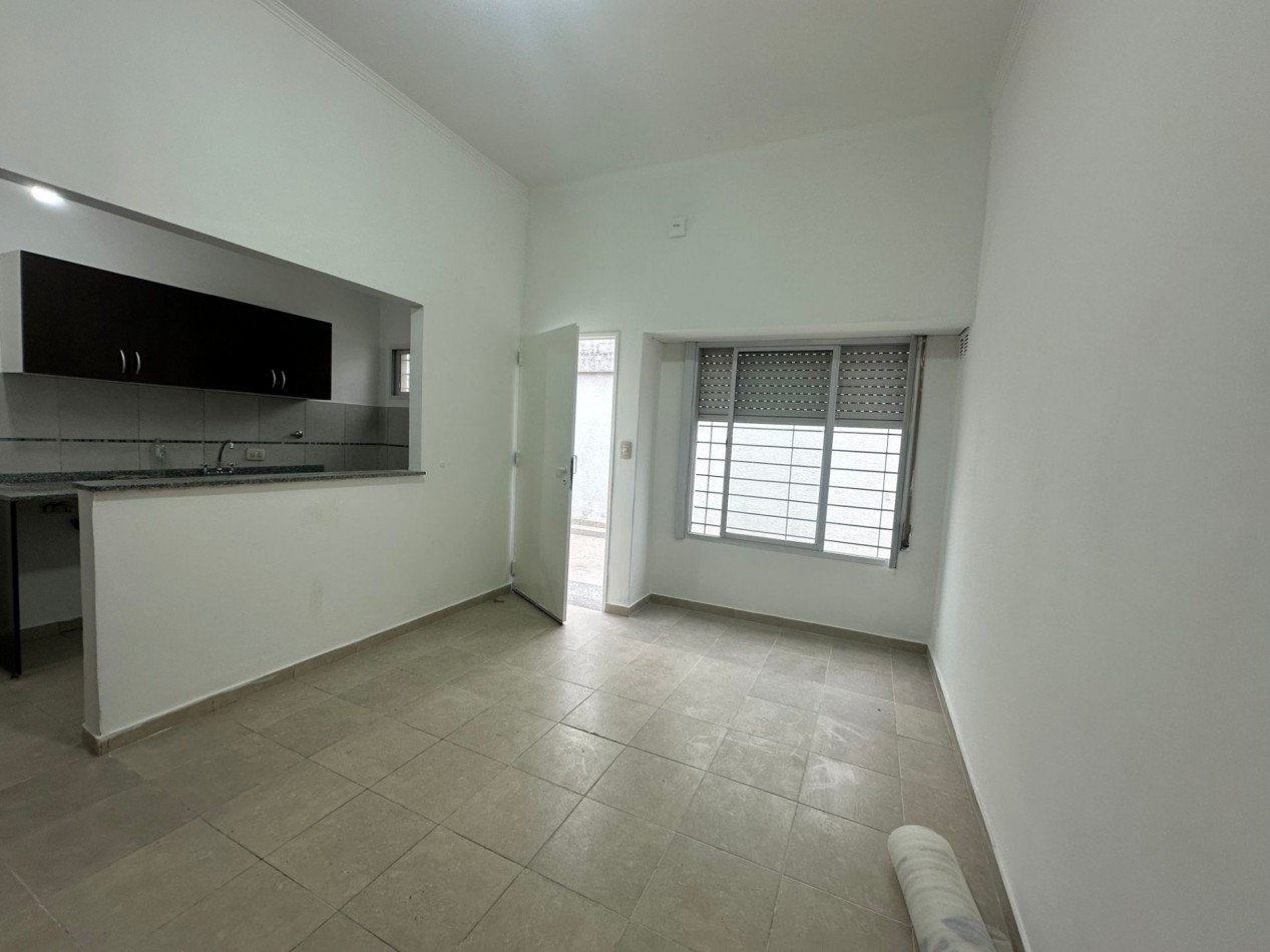 Moderno departamento de 2 amb con cochera sin expensas en Lanus