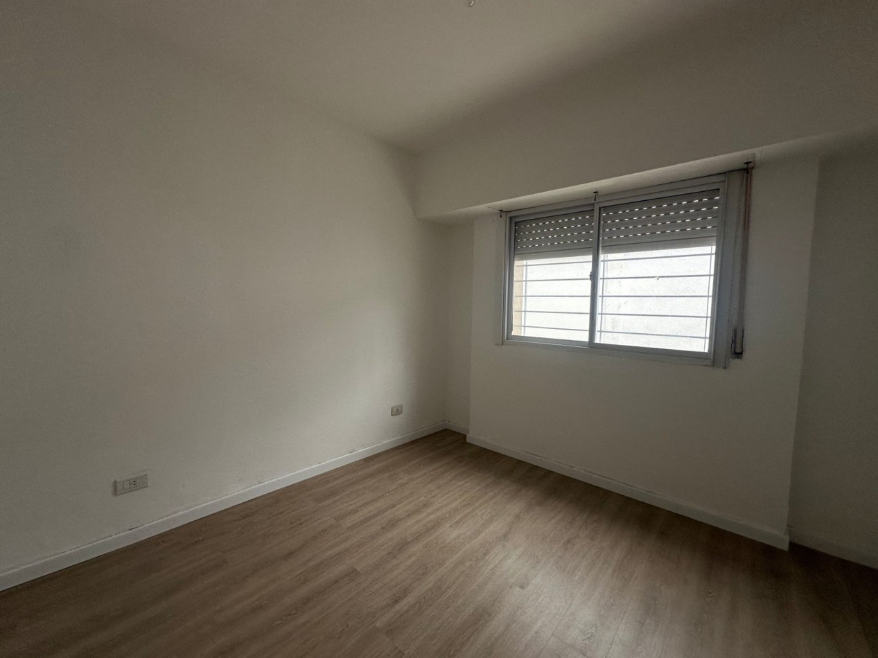 Moderno departamento de 2 amb con cochera sin expensas en Lanus