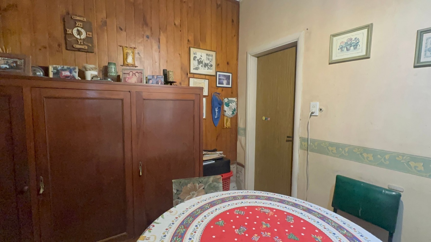CASA A RECICLAR O A DEMOLER - LOTE DE 541 M² EN ZONA RESIDENCIAL DE BANFIELD