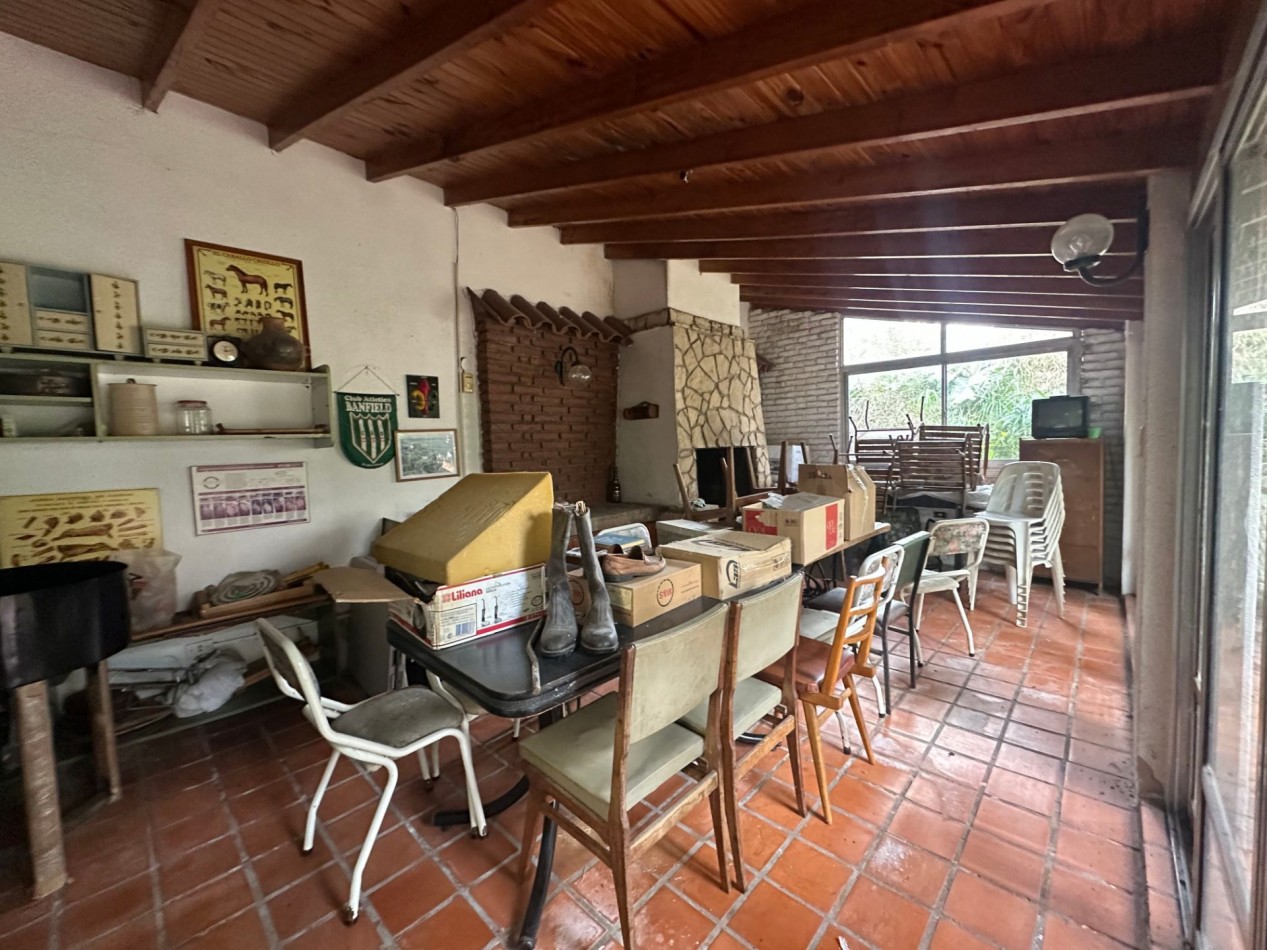 CASA A RECICLAR O A DEMOLER - LOTE DE 541 M² EN ZONA RESIDENCIAL DE BANFIELD