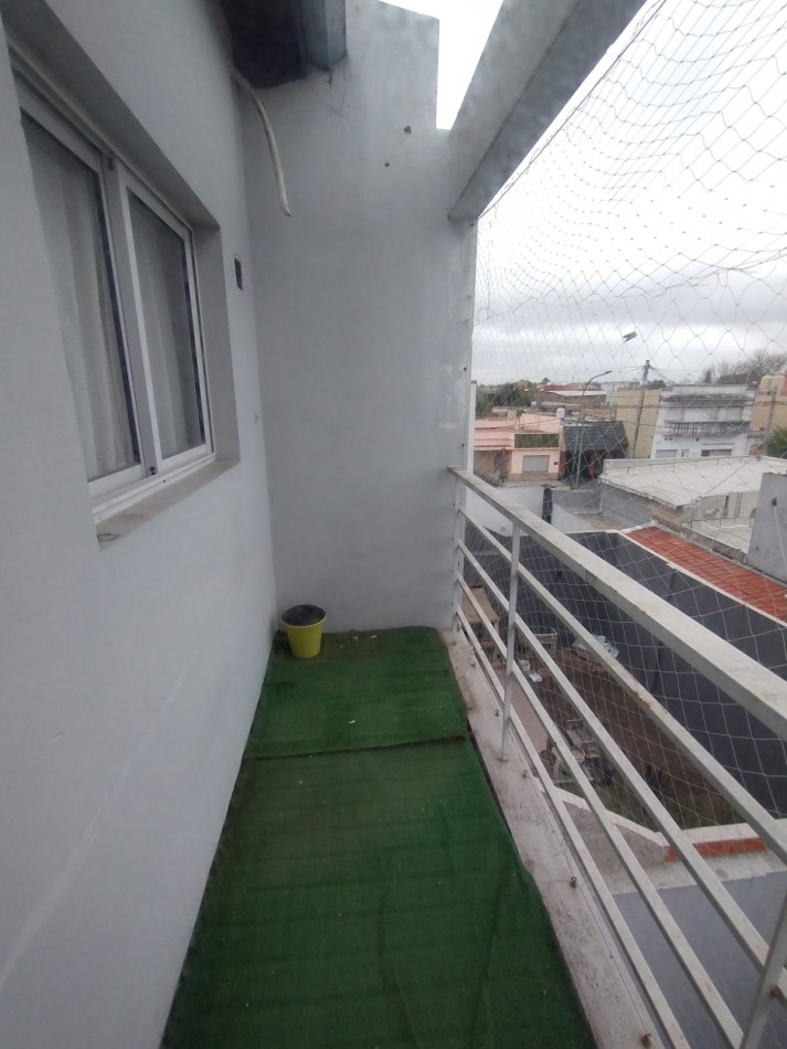 ALQUILER 2 AMBIENTES - 2° PISO POR ESCALERA - LANUS