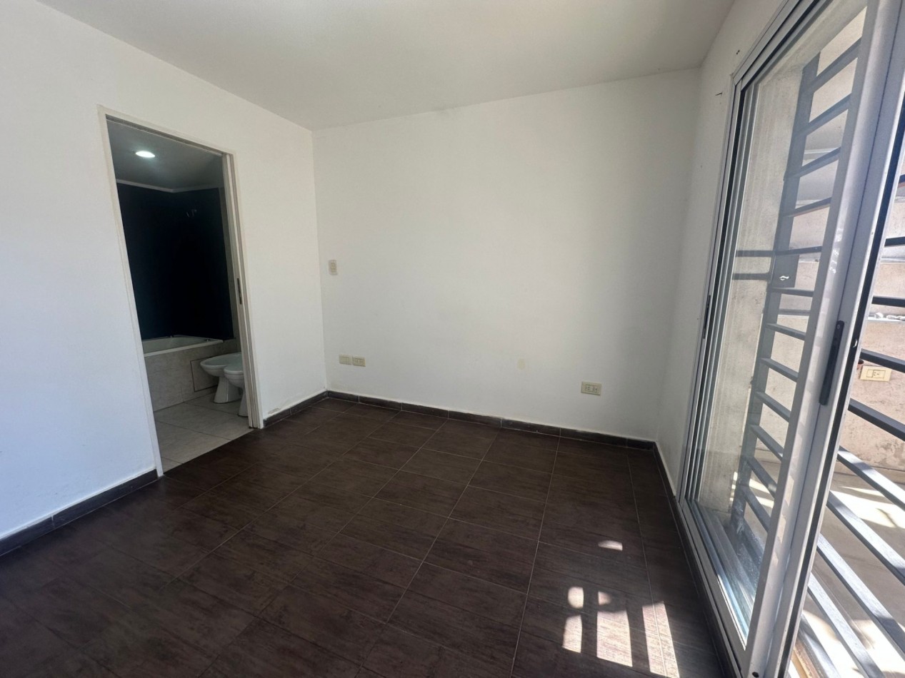 ALQUILER DEPARTAMENTO 2 AMB PB CON COCHERA Y TERRAZA PROPIA