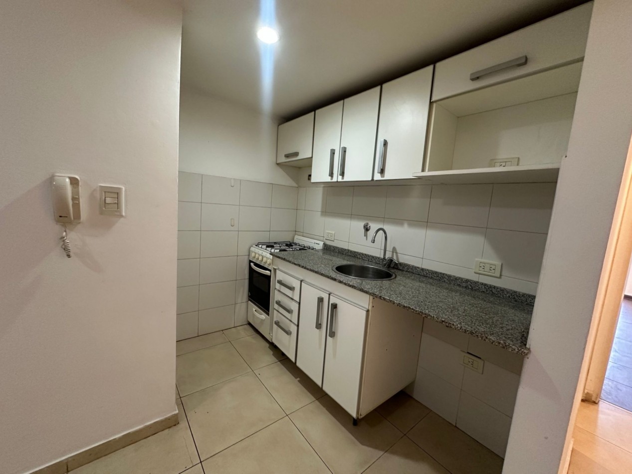 ALQUILER DEPARTAMENTO 2 AMB PB CON COCHERA Y TERRAZA PROPIA
