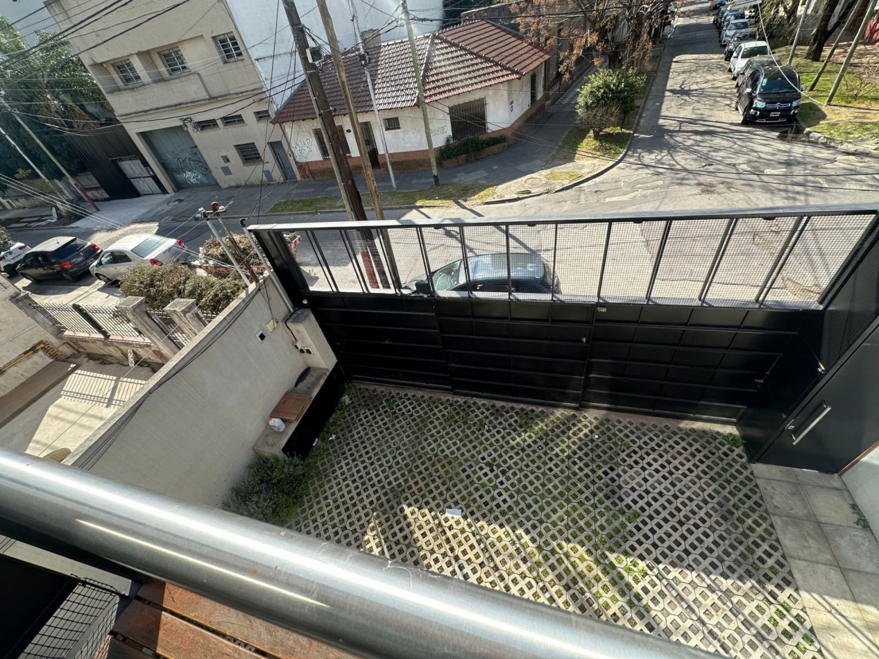 ALQUILER R. DE ESCALADA- 3 AMBIENTES MODERNO CON 2 COCHERAS - SIN EXPENSAS
