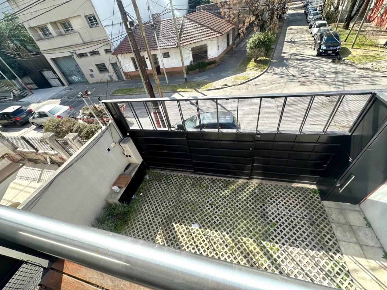 ALQUILER R. DE ESCALADA- 3 AMBIENTES MODERNO CON 2 COCHERAS - SIN EXPENSAS