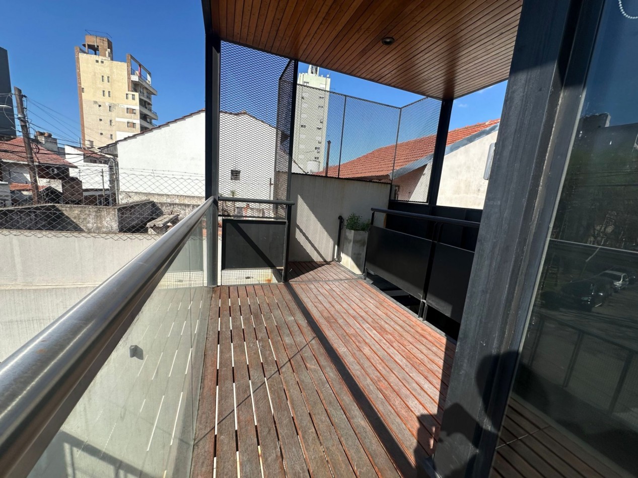 ALQUILER R. DE ESCALADA- 3 AMBIENTES MODERNO CON 2 COCHERAS - SIN EXPENSAS