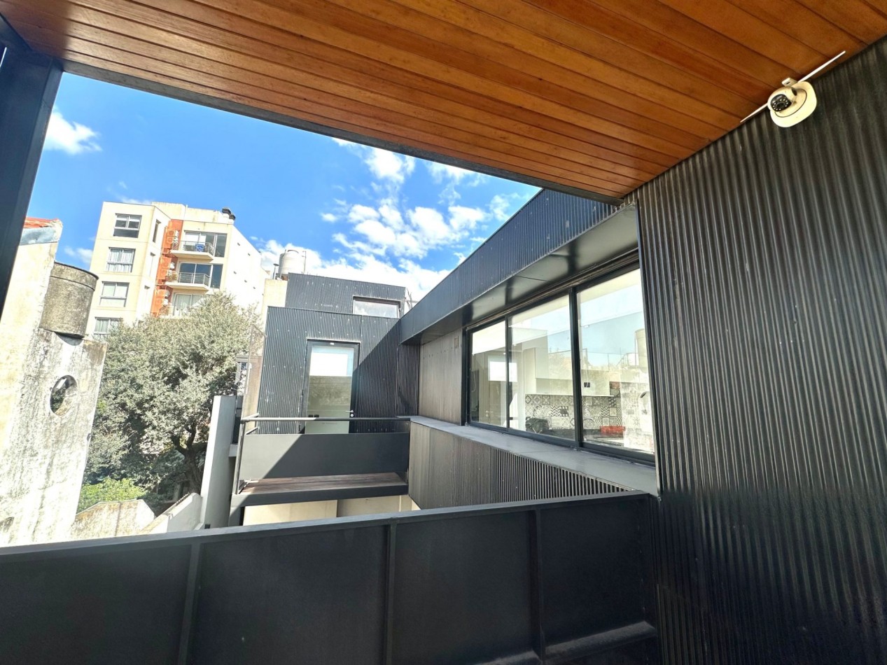 ALQUILER R. DE ESCALADA- 3 AMBIENTES MODERNO CON 2 COCHERAS - SIN EXPENSAS