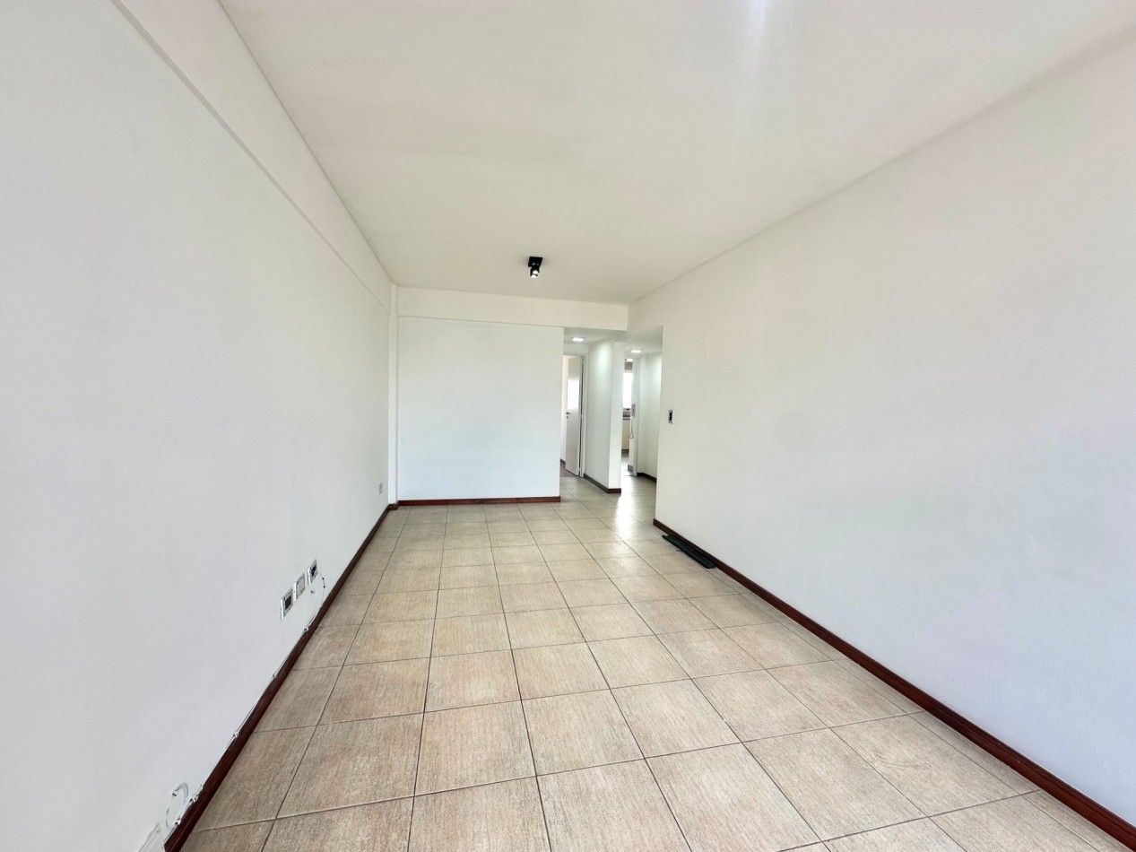 Departamento 2 ambientes en alquiler · 9° piso · Cochera · Lomas de Zamora centro