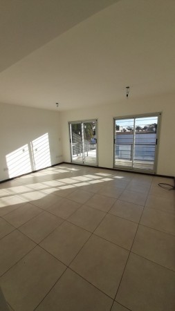 2 ambientes en dos plantas/ Con terraza,Balcon y cochera