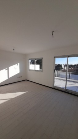 2 ambientes en dos plantas/ Con terraza,Balcon y cochera