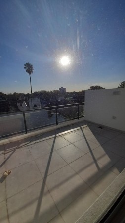 2 ambientes en dos plantas/ Con terraza,Balcon y cochera