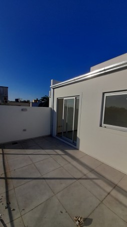 2 ambientes en dos plantas/ Con terraza,Balcon y cochera