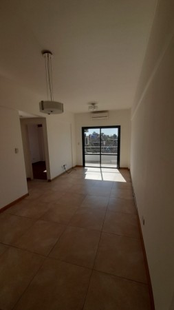 Departamento 2 amb con cochera EXCELENTE estado