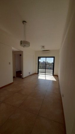 Departamento 2 amb con cochera EXCELENTE estado
