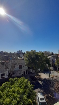 Departamento 2 amb con cochera EXCELENTE estado