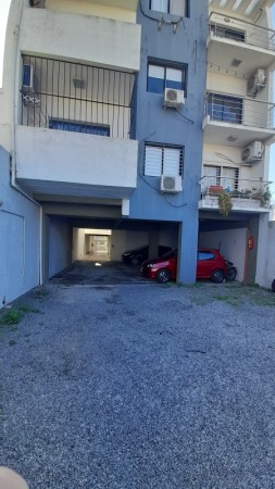 Departamento 2 amb con cochera EXCELENTE estado