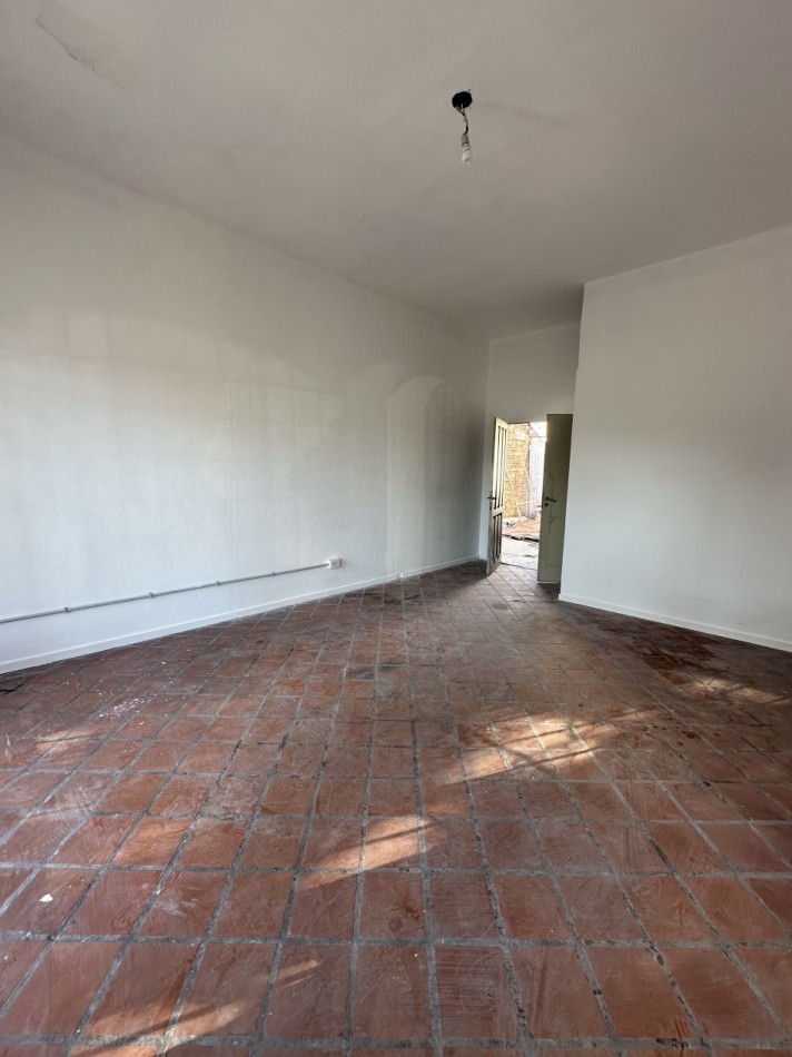 LOCAL COMERCIAL EN ZONA ESTRATEGICA DE BANFIELD