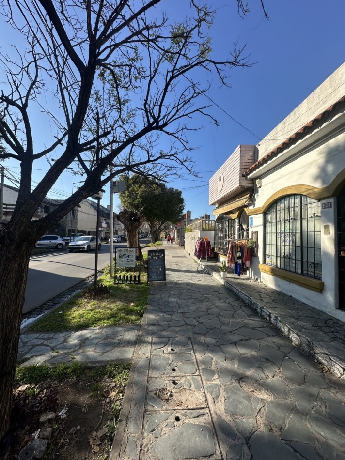 LOCAL COMERCIAL EN ZONA ESTRATEGICA DE BANFIELD