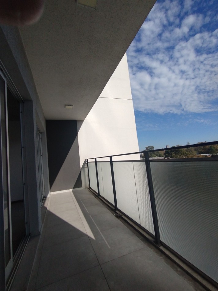 ALQUILER MONOAMBIENTE  PISO 2 CON COCHERA REMEDIOS DE ESCALADA