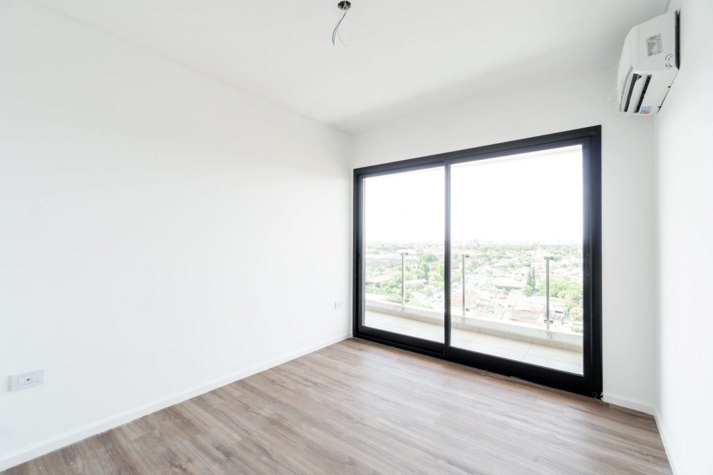 OPORTUNIDAD REBAJADO ULTIMO PRECIO Amplio departamento 2 ambientes PREMIUM/ con dos baños/a estrenar.
