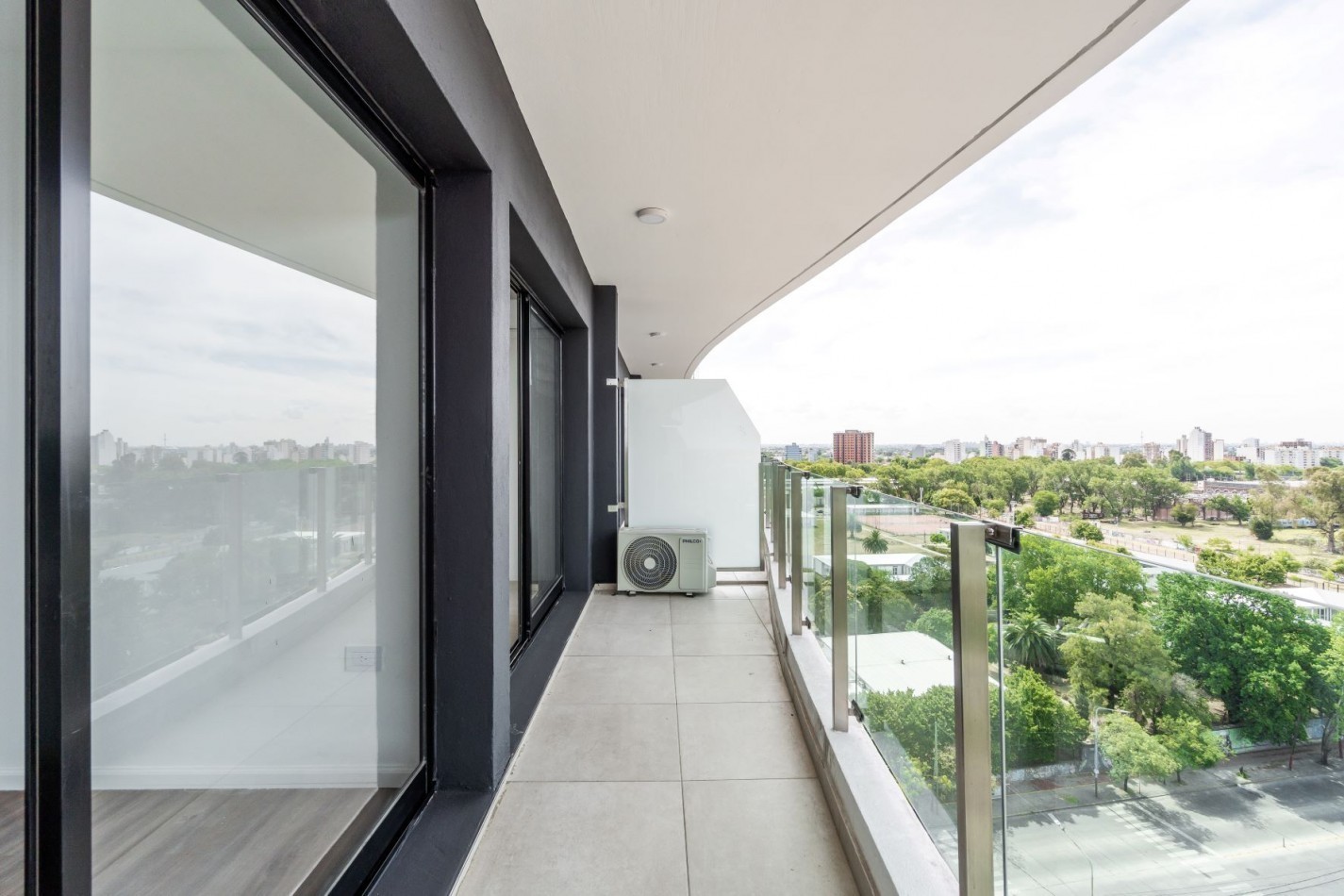 OPORTUNIDAD REBAJADO ULTIMO PRECIO Amplio departamento 2 ambientes PREMIUM/ con dos baños/a estrenar.
