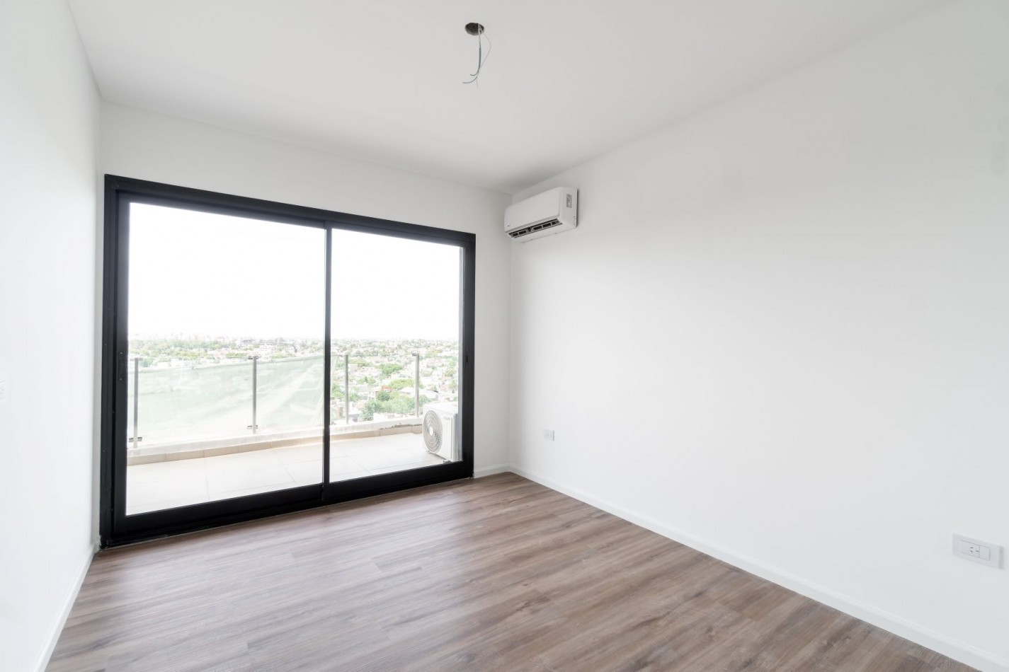 Hermoso departamento de 2 ambientes CON COCHERA