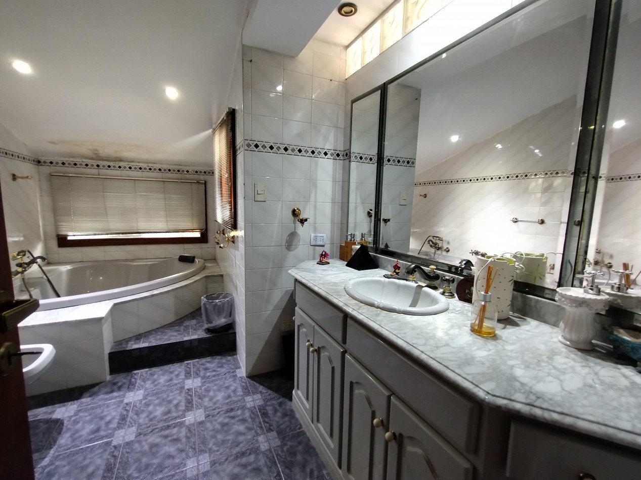 IMPERDIBLE CASA 4 AMBIENTES APTA CREDITO
