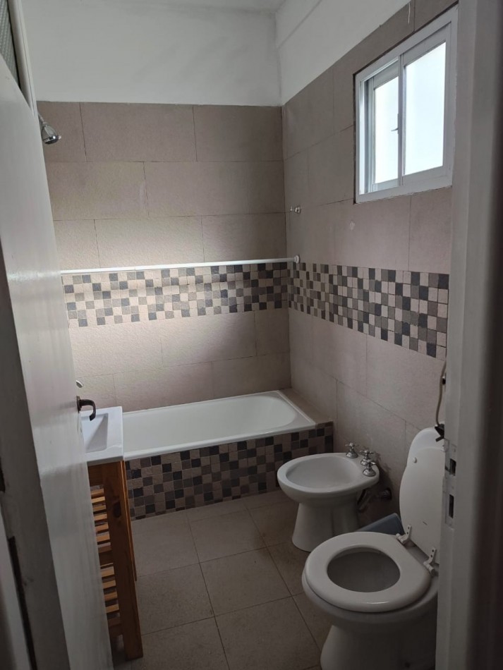 Dpto de 2 Ambientes sobre Alsina - banfield