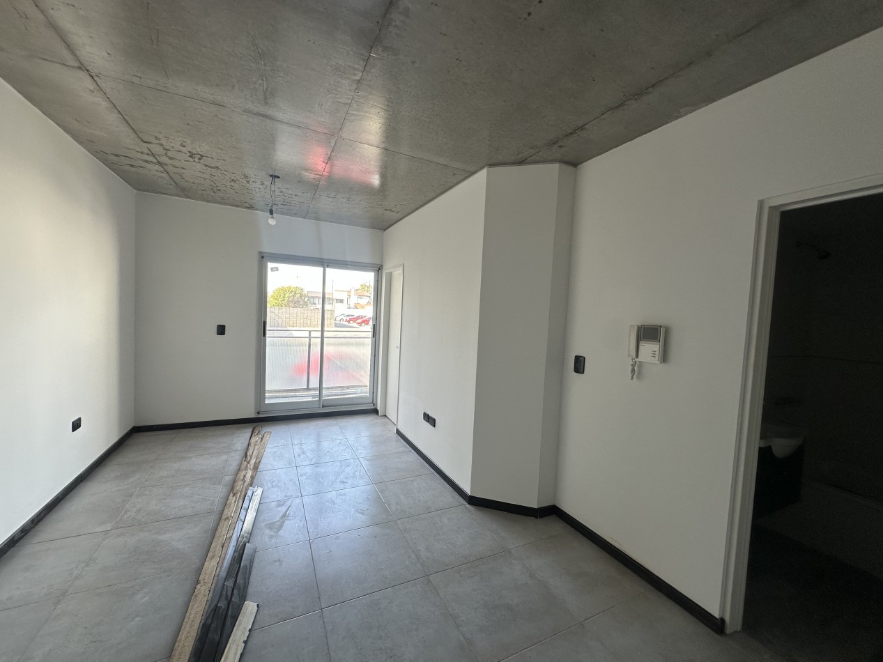 ALQUILER 2 AMBIENTES PLANTA BAJA CON COCHERA INTEGRADA APTO PROFESIONAL