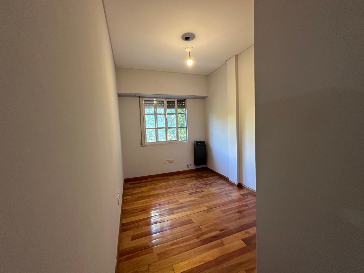 Alquiler Departamento 4 Ambientes con Cochera y Balcon - 3 Dormitorios - Alvear 350
