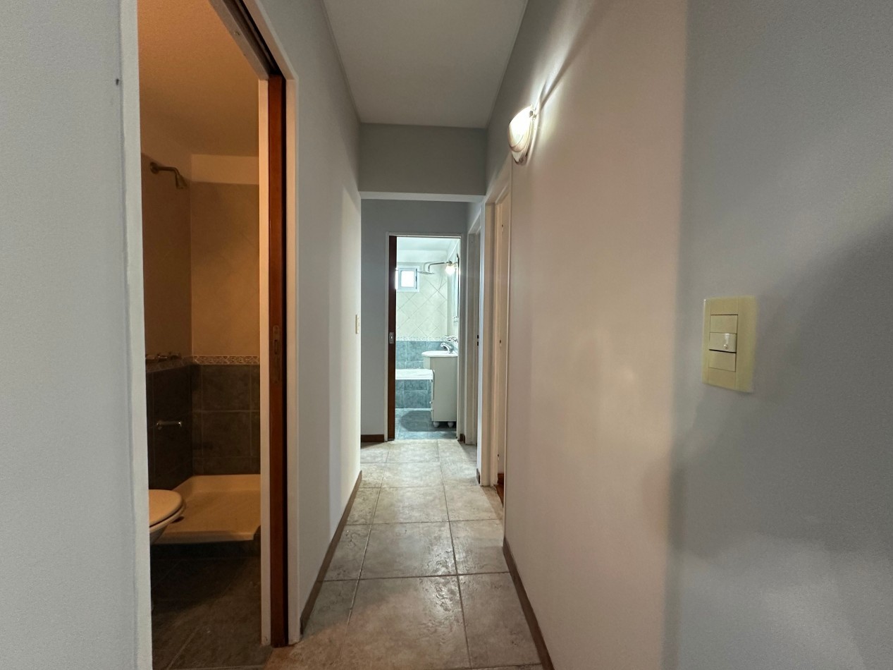 Alquiler Departamento 4 Ambientes con Cochera y Balcon - 3 Dormitorios - Alvear 350