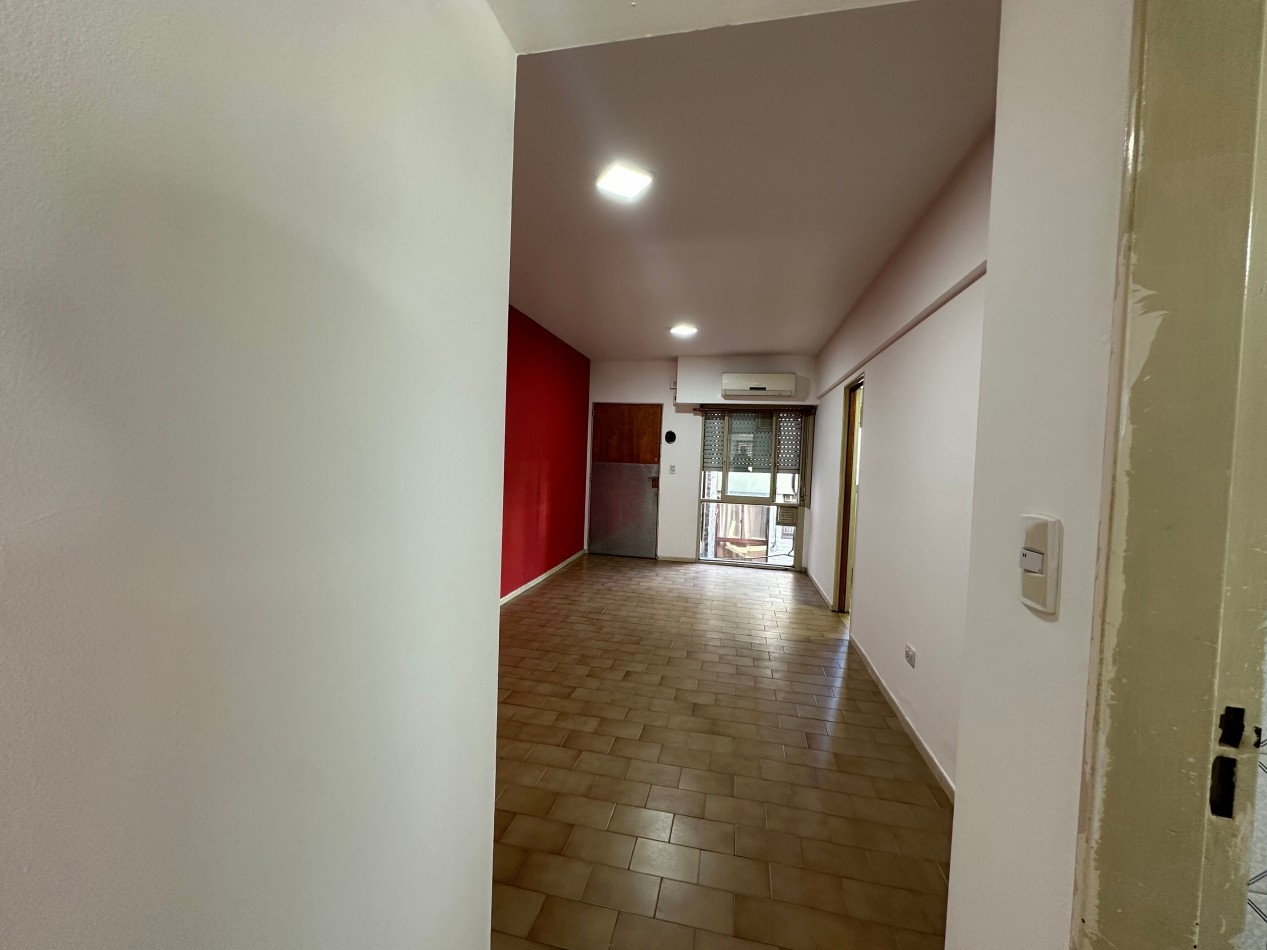 Departamento 2 ambientes amplio con cochera cubierta fija - Lomas de Zamora